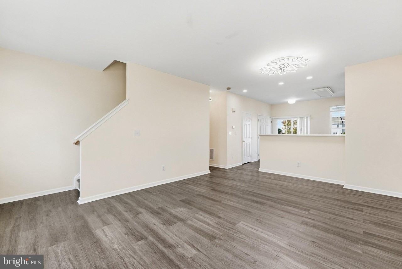 42838 Smallwood Ter - Photo 4 of 39