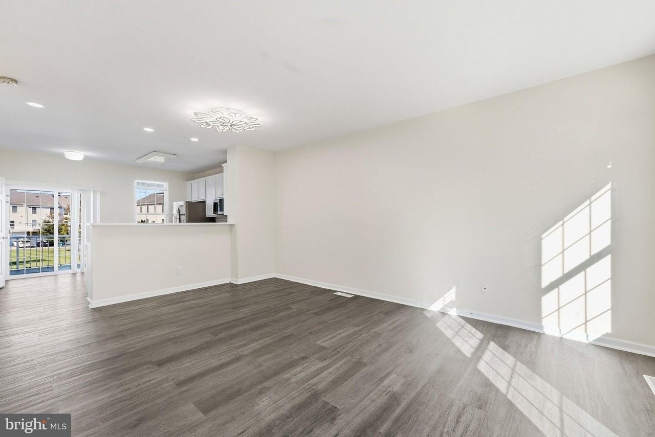 42838 Smallwood Ter - Photo 5 of 39