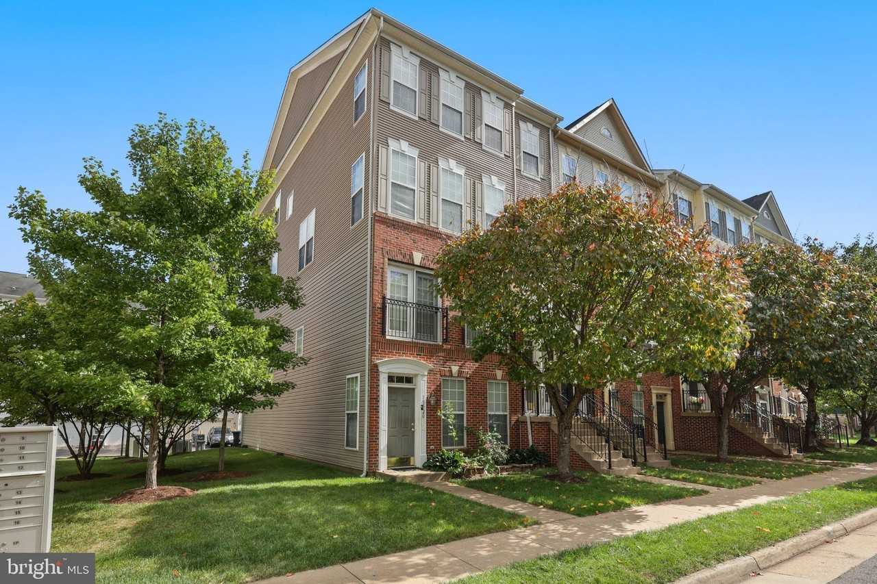 15522 John Diskin Cir - Photo 3 of 34