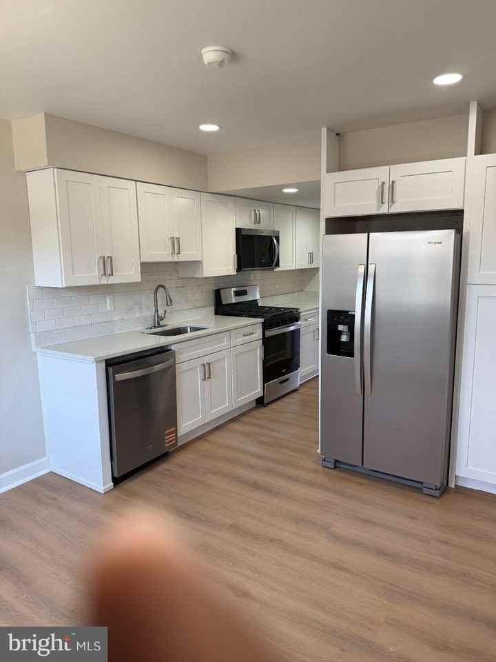 14817 Cherrydale Dr - Photo 2 of 20