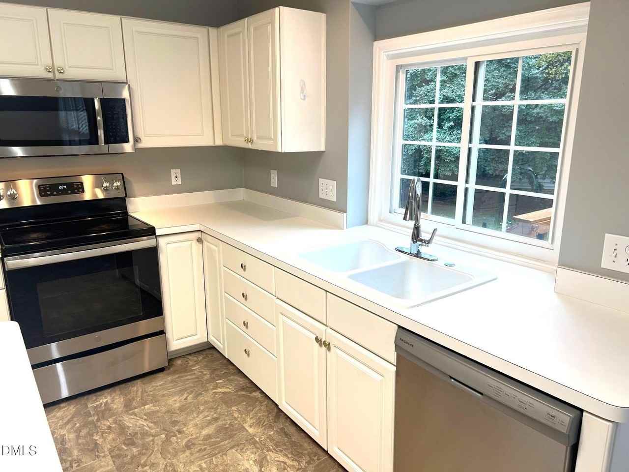 9801 Goodrum Ct - Photo 7 of 23