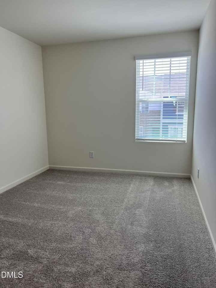 2065 Glen Crossing Dr - Photo 6 of 9