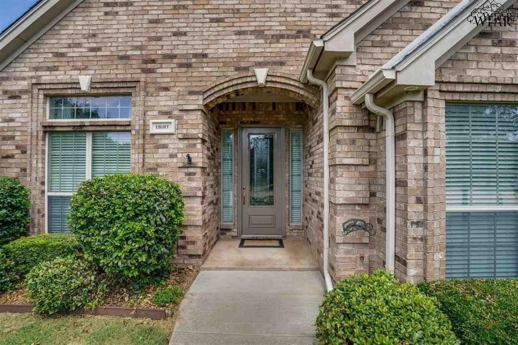 8 Maplewood Ct - Photo 2 of 32