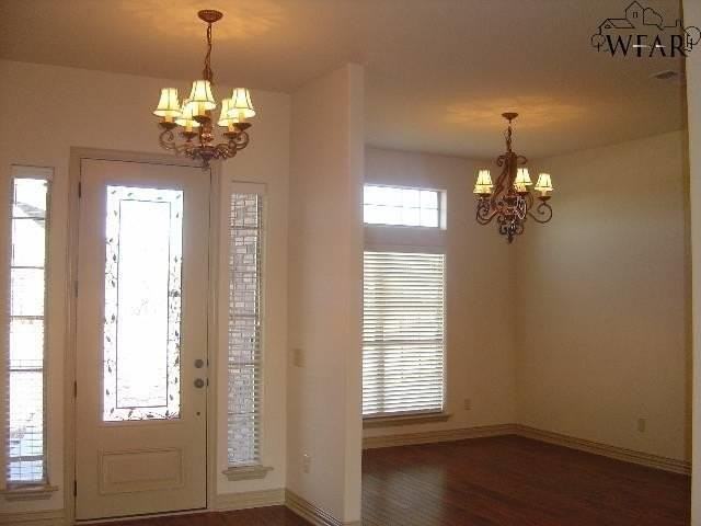 8 Maplewood Ct - Photo 3 of 32