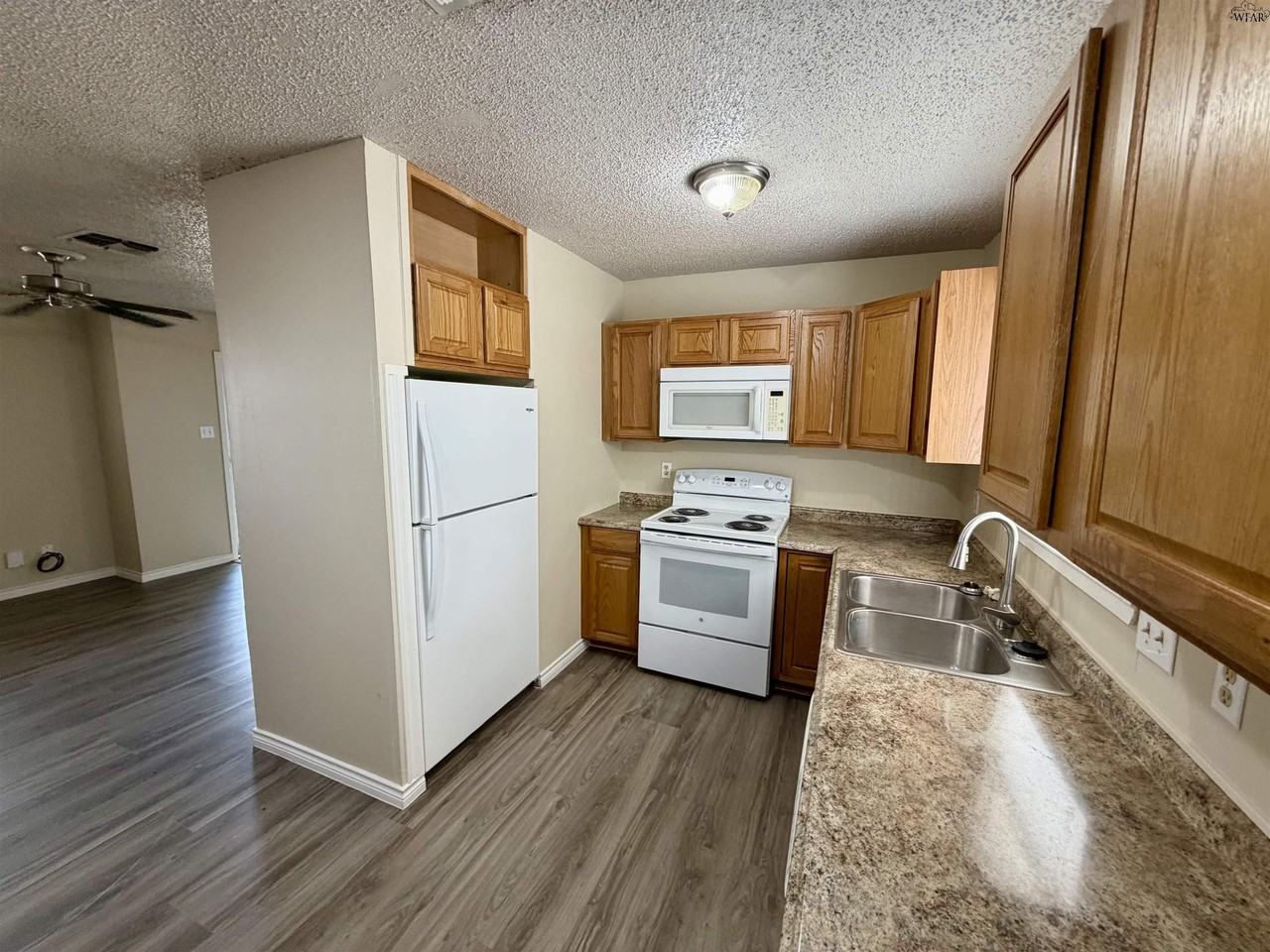 3021 Lavell Ave - Photo 5 of 12