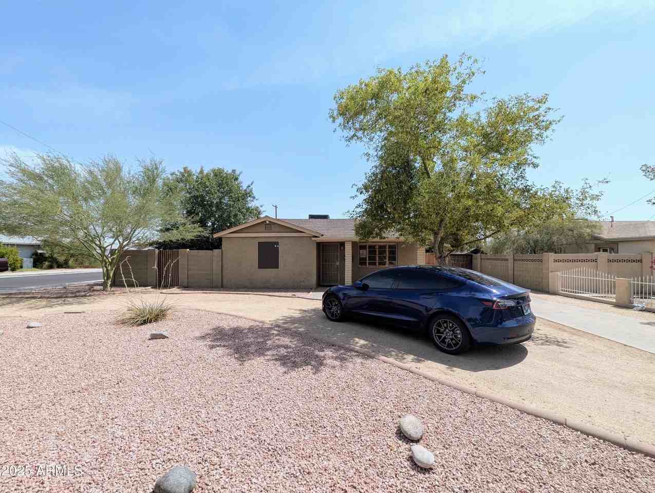 2443 E Earll Dr #1 - Photo 3 of 50