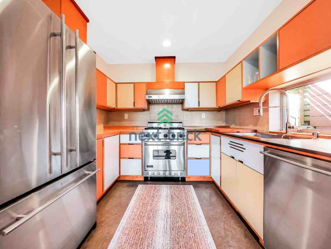 4015 Letitia Ave S - Photo 5 of 32
