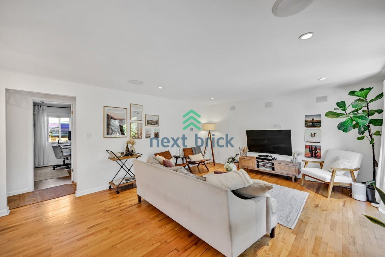 4715 6th Ave Nw - Photo 5 of 26