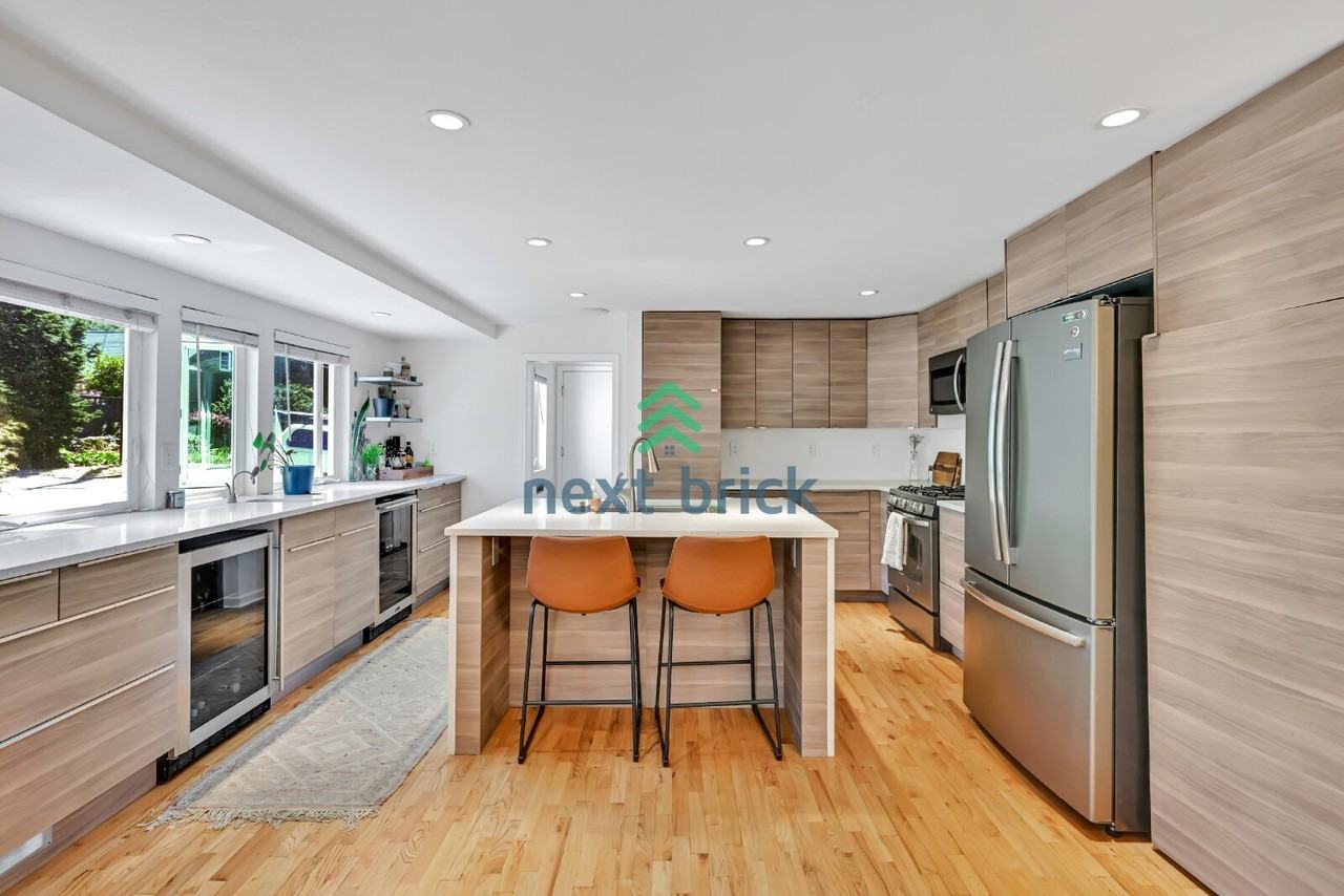 4715 6th Ave Nw - Photo 7 of 26