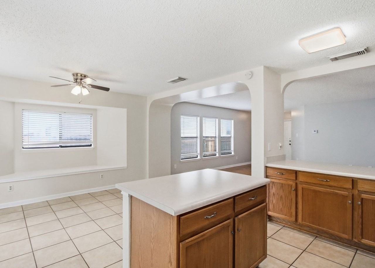 7510 Micron Dr - Photo 4 of 25