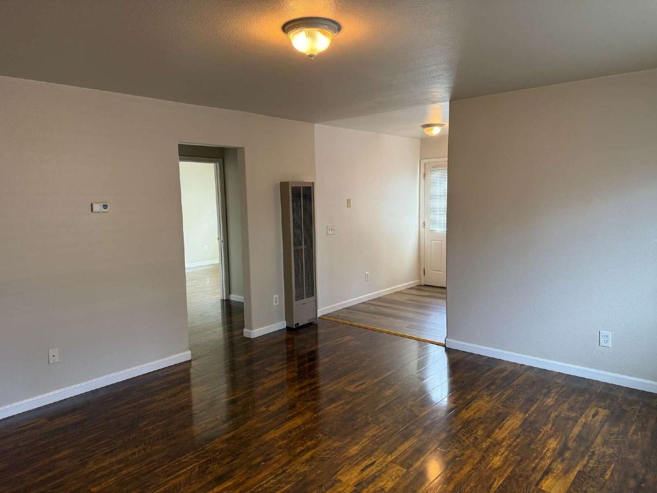 930 Ravenscourt Ave #3 - Photo 4 of 11
