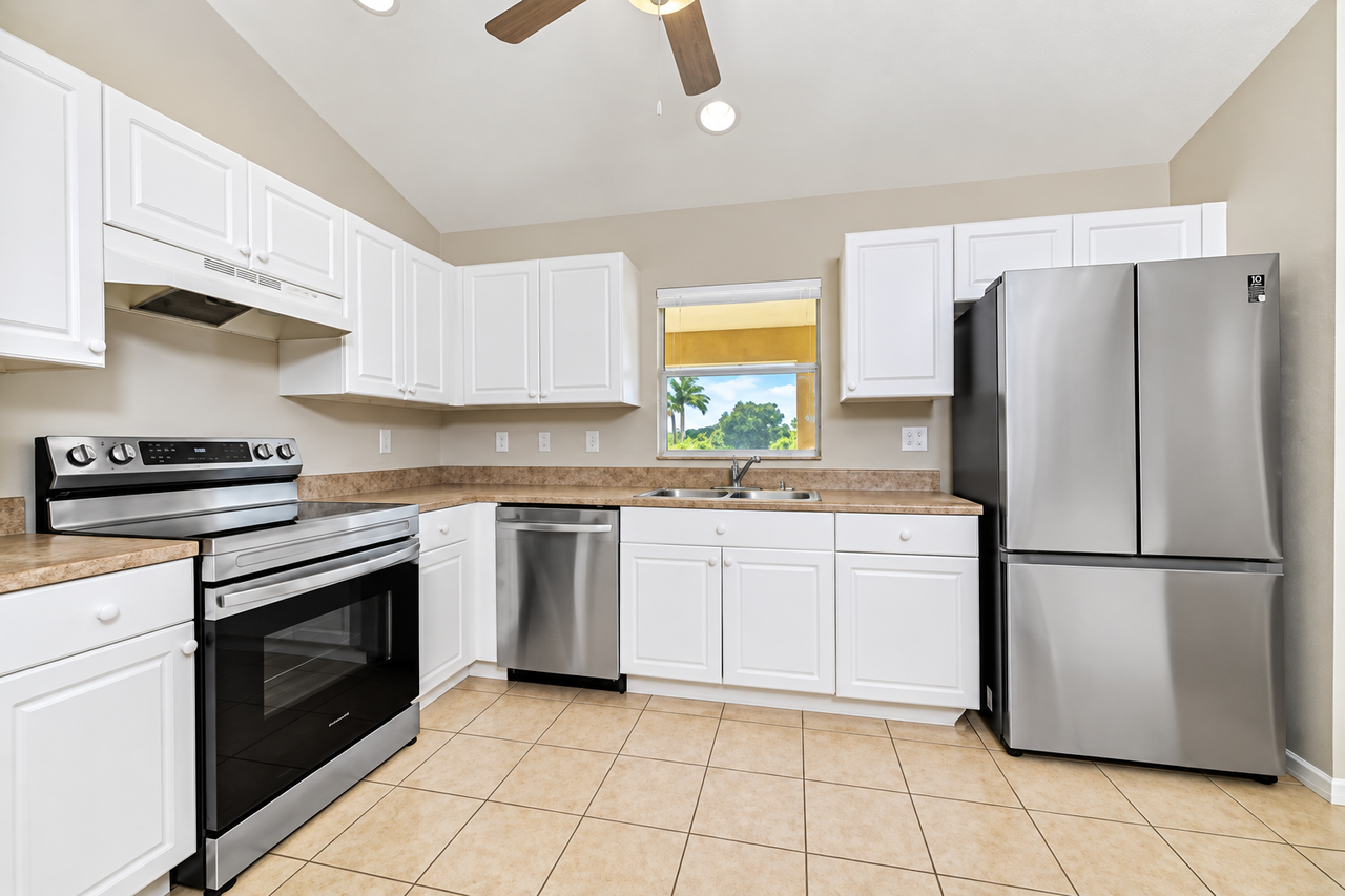 1708 Nw 9th Ter - Photo 4 of 21