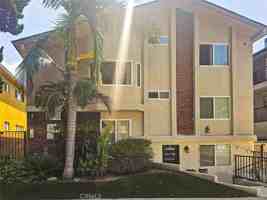 featured image of 518 E Valencia Ave