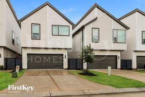 featured image of 345 N Centro Cir