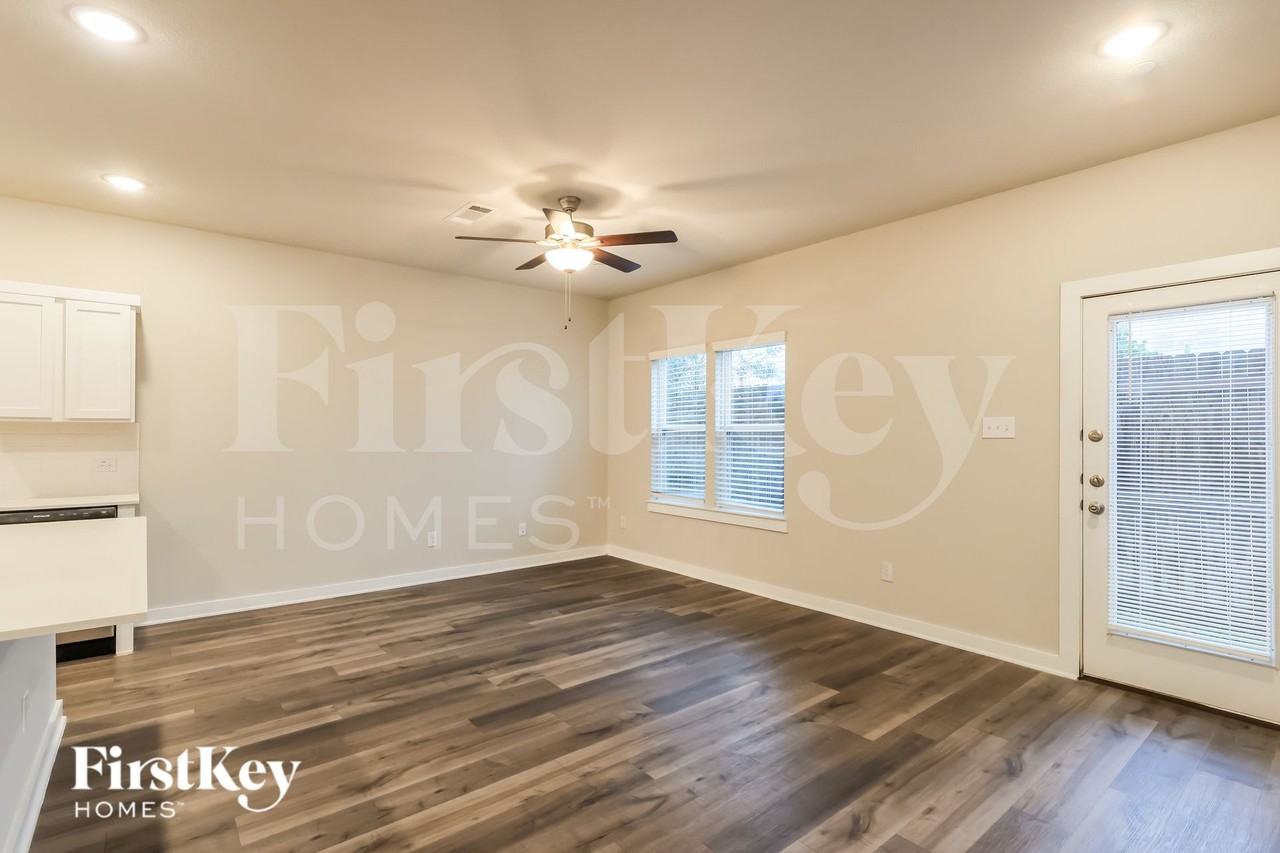 345 N Centro Cir - Photo 3 of 20