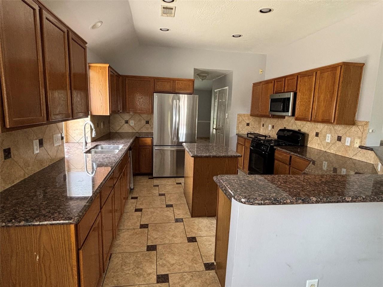 14310 Cypress Green Dr - Photo 2 of 15