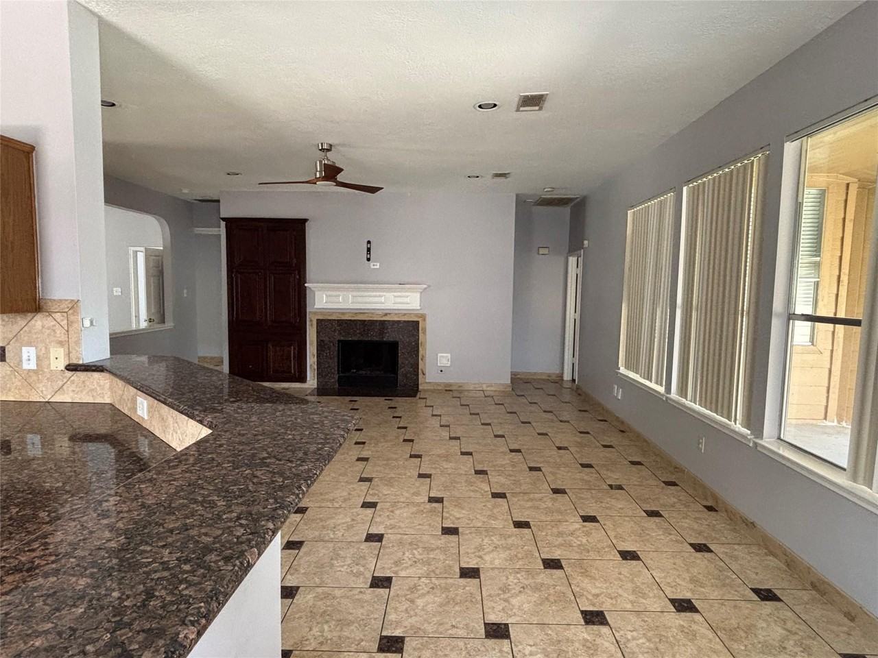14310 Cypress Green Dr - Photo 4 of 15