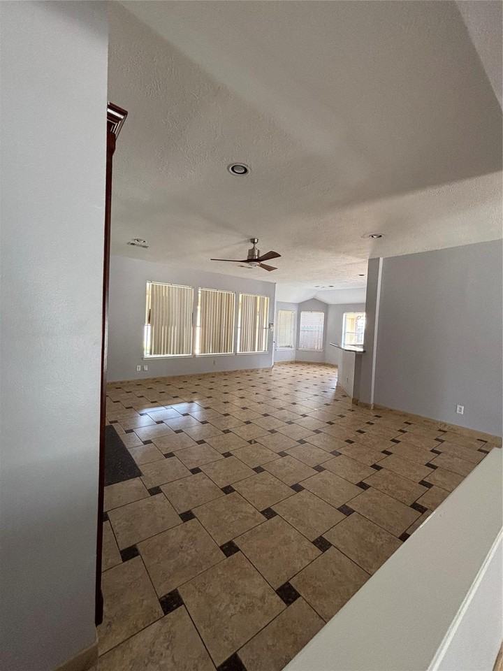14310 Cypress Green Dr - Photo 6 of 15