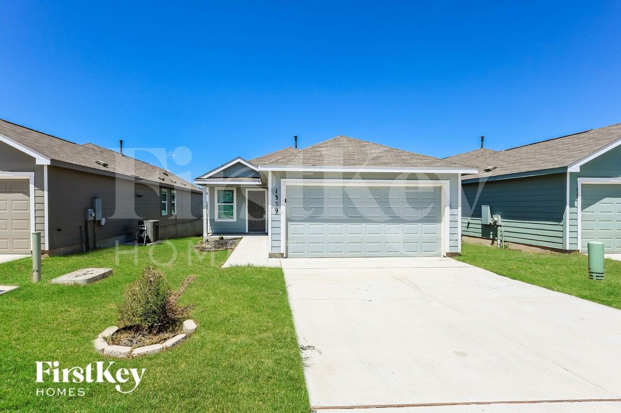 1339 White Willow - Photo 2 of 19