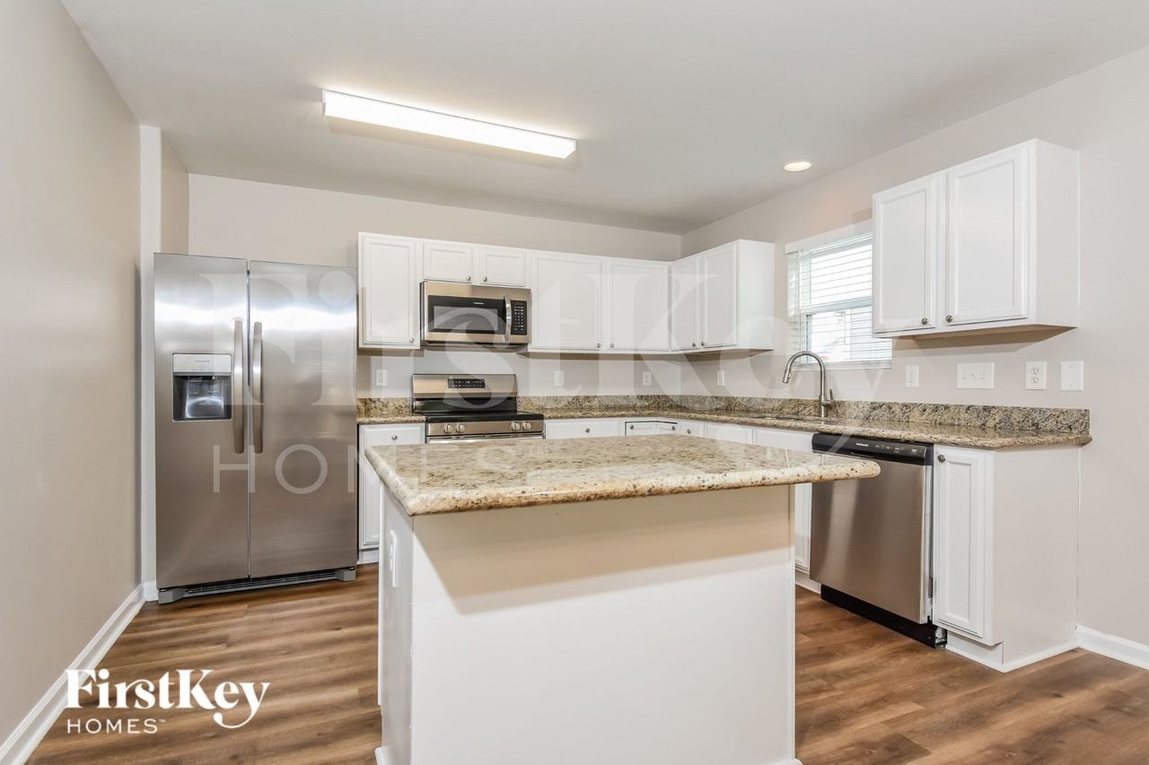 138 Arrowhead Dr - Photo 6 of 19