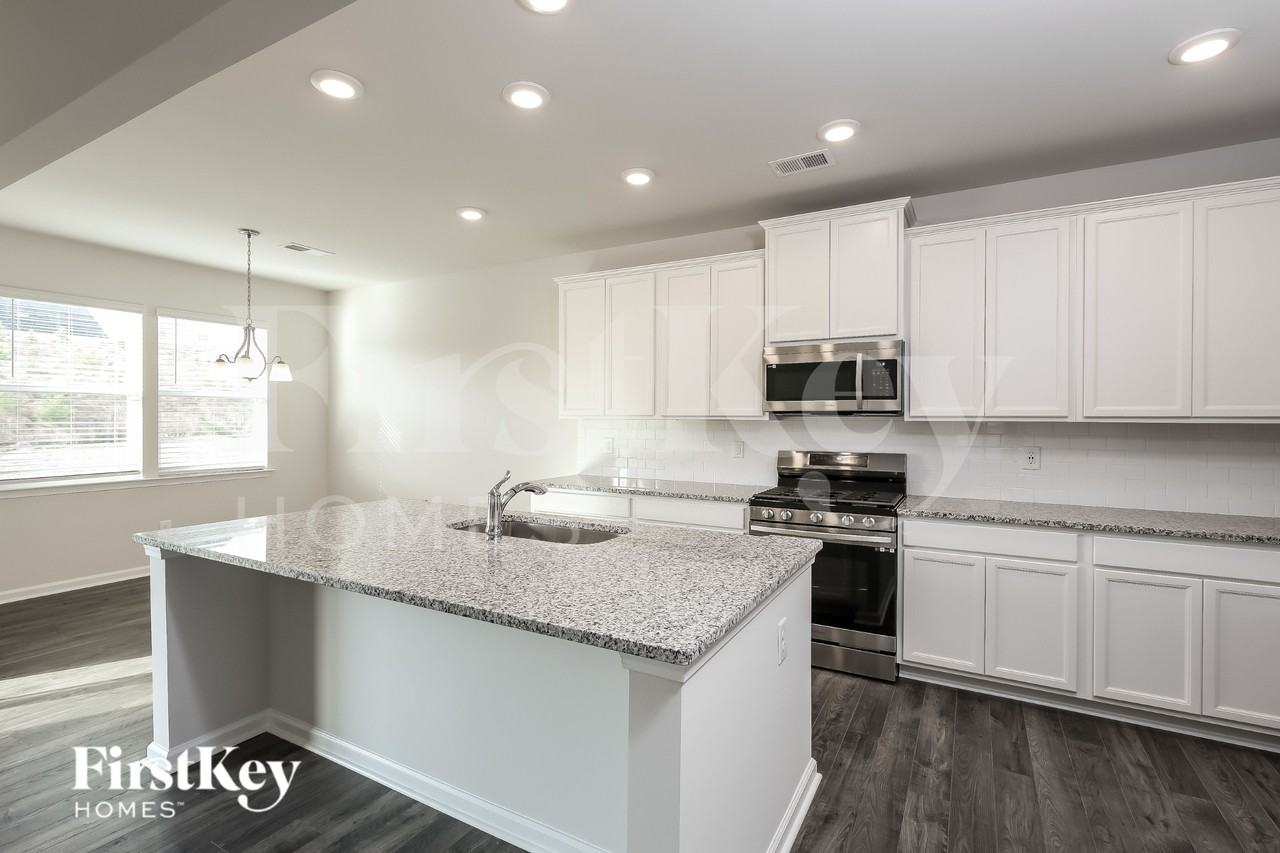 705 Ridgemoor Trl - Photo 6 of 15