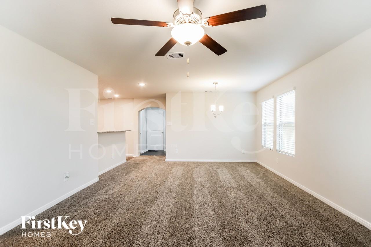 25582 Roy Rogers Rd - Photo 4 of 16
