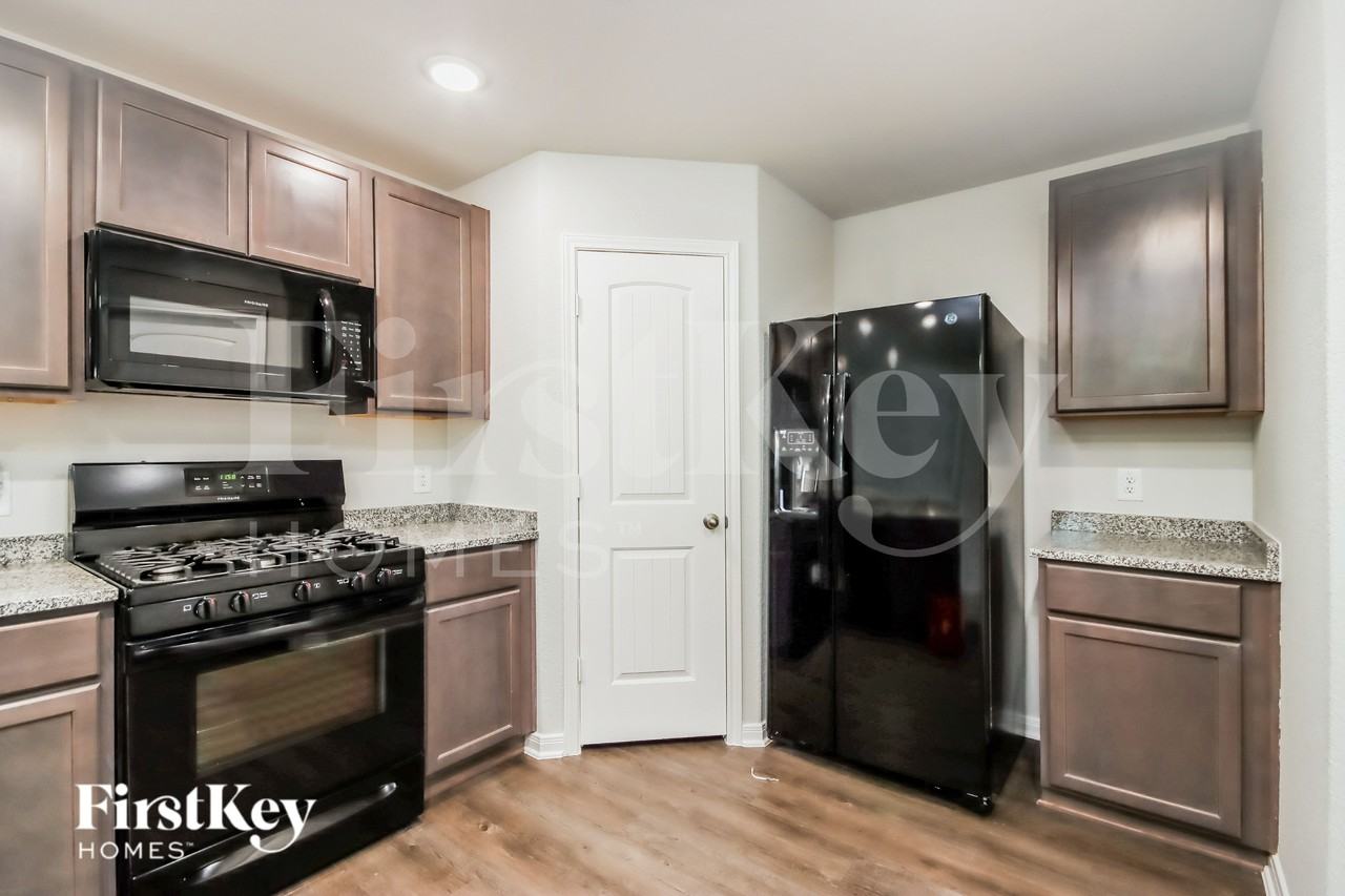25582 Roy Rogers Rd - Photo 5 of 16