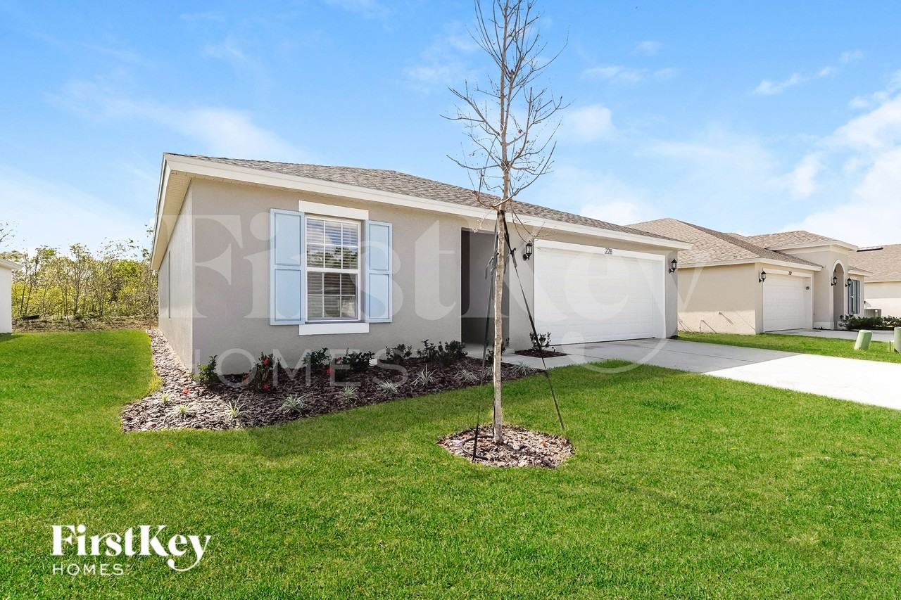 228 Southern Breeze Loop - Photo 2 of 16