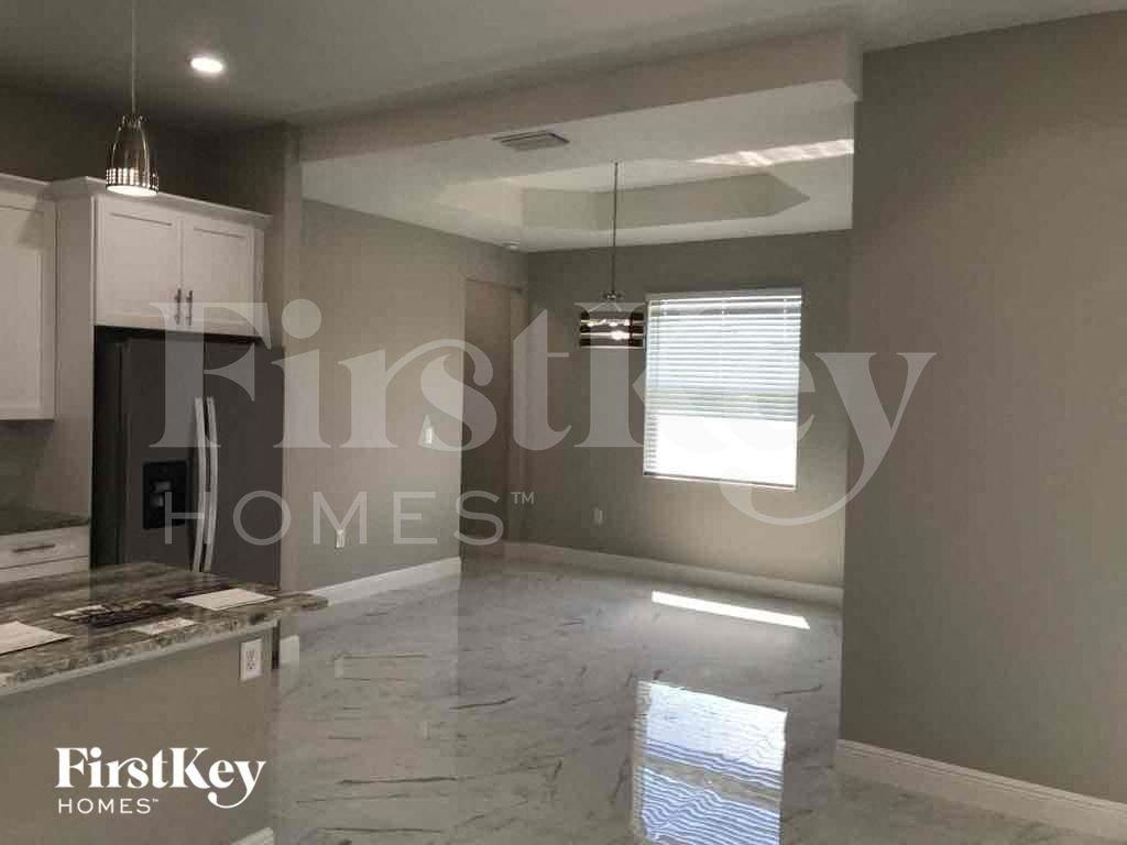 3201 40th St Sw - Photo 4 of 11