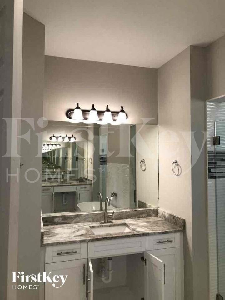 3201 40th St Sw - Photo 7 of 11