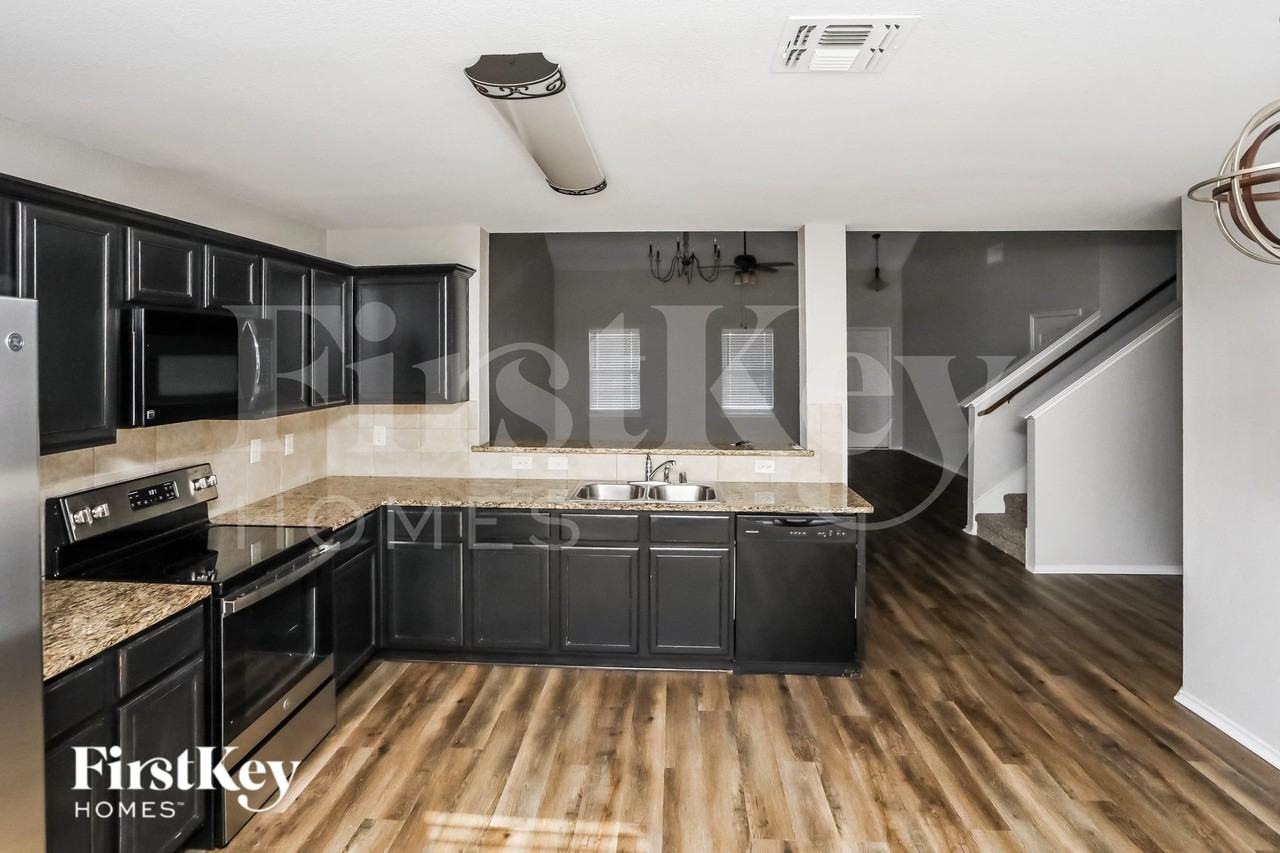2812 Aberdeen Rd - Photo 6 of 15