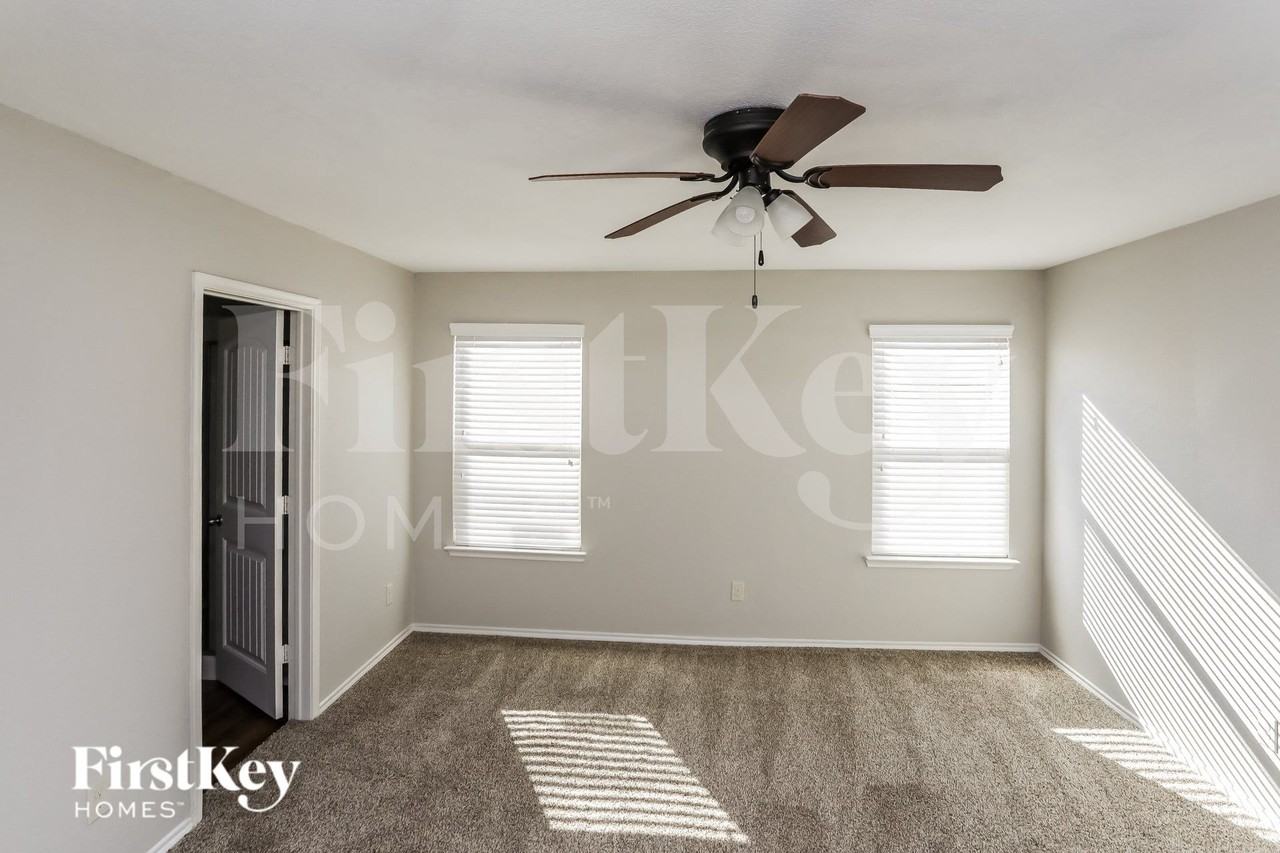 2812 Aberdeen Rd - Photo 7 of 15