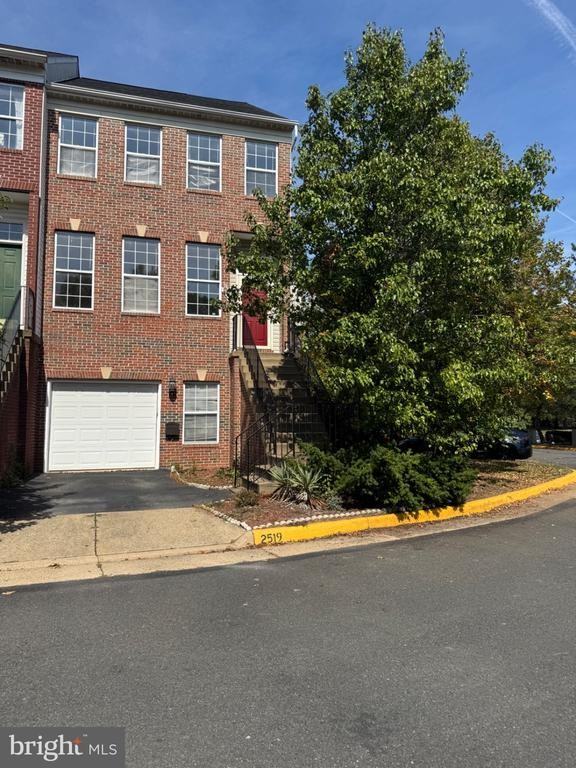2519 James Monroe Cir - Photo 2 of 50