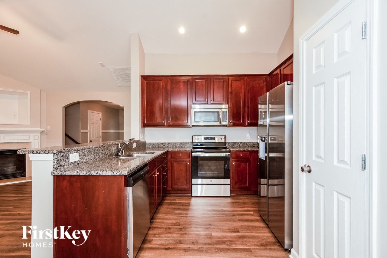 2021 Sugarbush Dr - Photo 5 of 15
