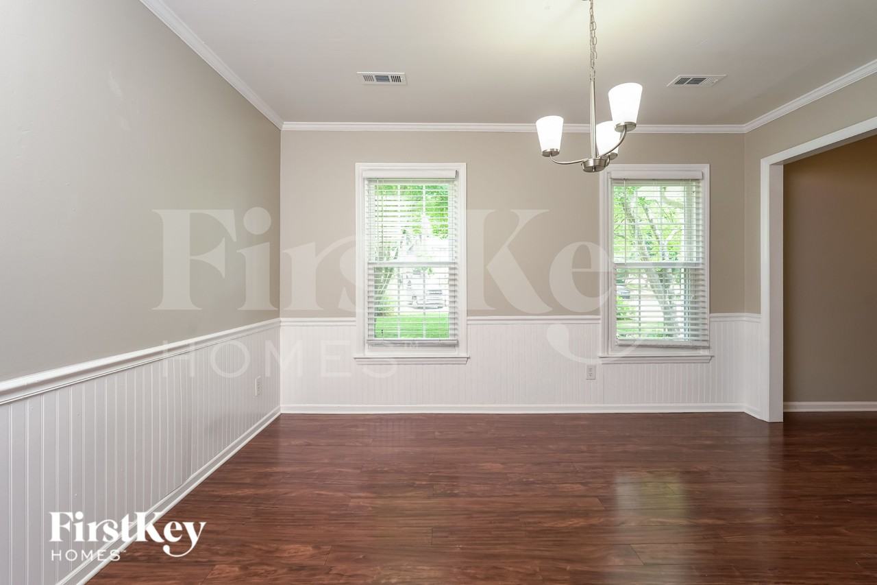 7 Stoney Glen Pl - Photo 5 of 16