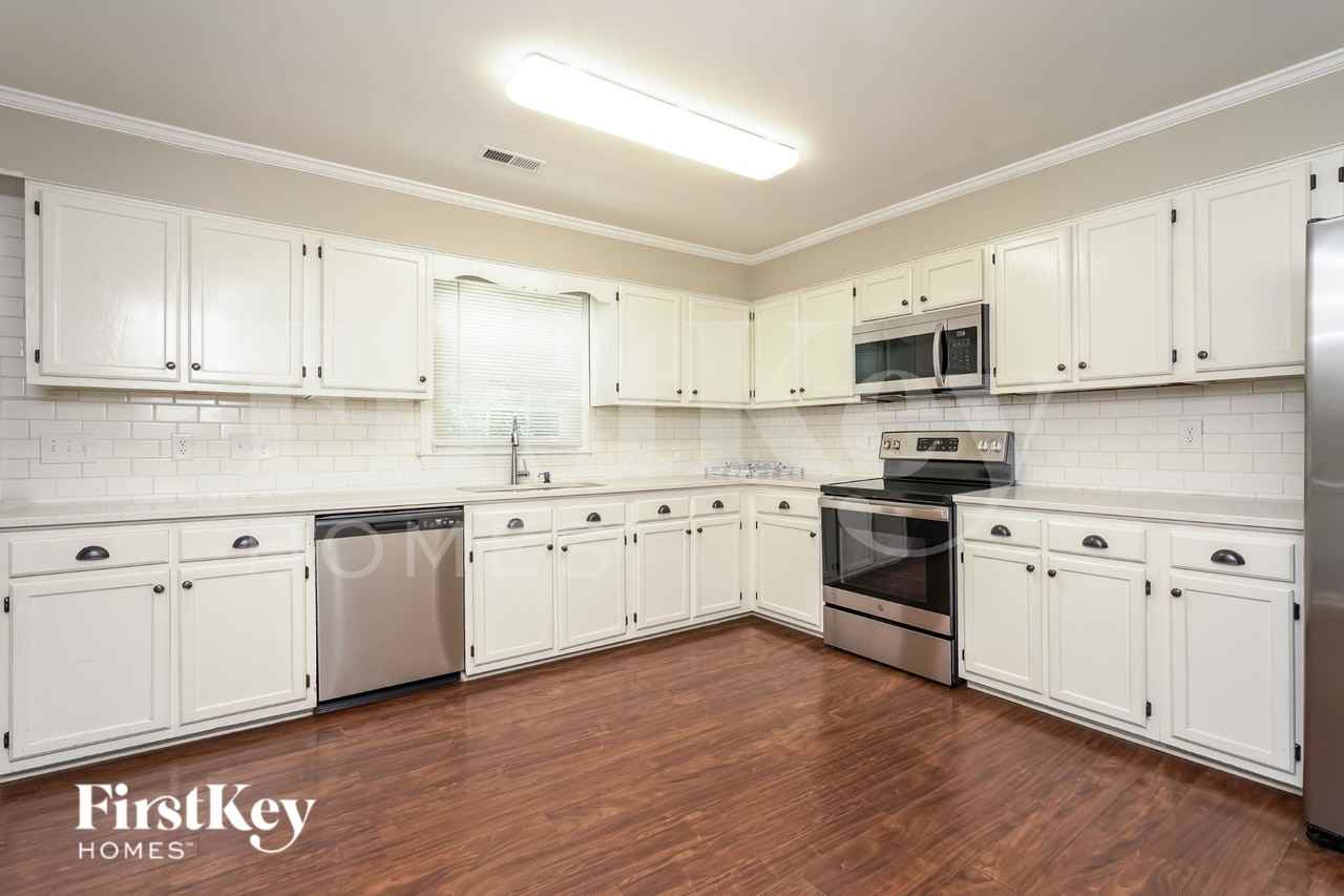 7 Stoney Glen Pl - Photo 6 of 16