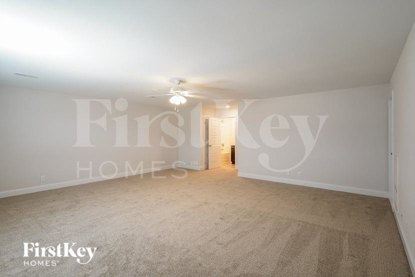 1018 Creek Way - Photo 7 of 15