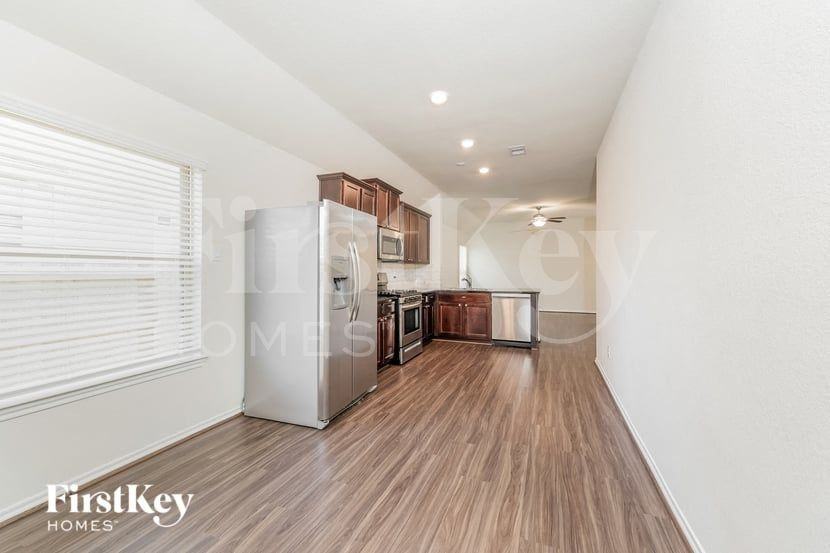 23735 Wood Green Terrace Dr - Photo 5 of 15