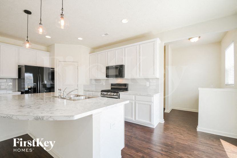 1343 Sunset Blvd - Photo 5 of 15