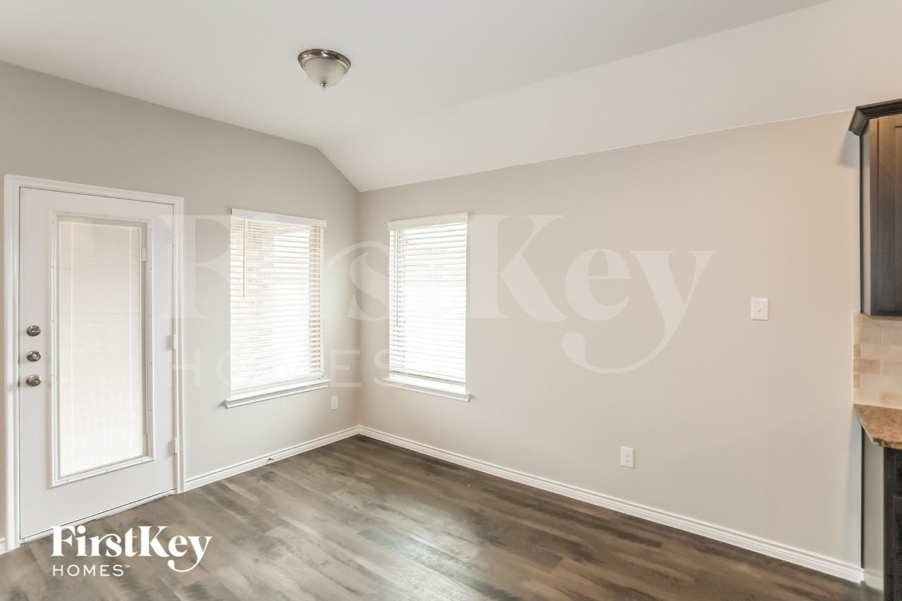 3308 Garden Valley Ct - Photo 4 of 16