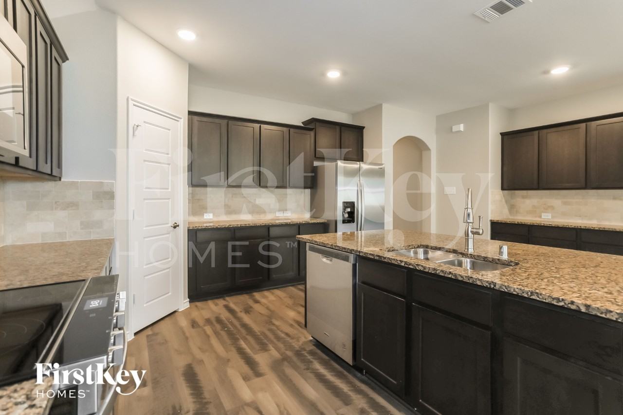 3308 Garden Valley Ct - Photo 5 of 16