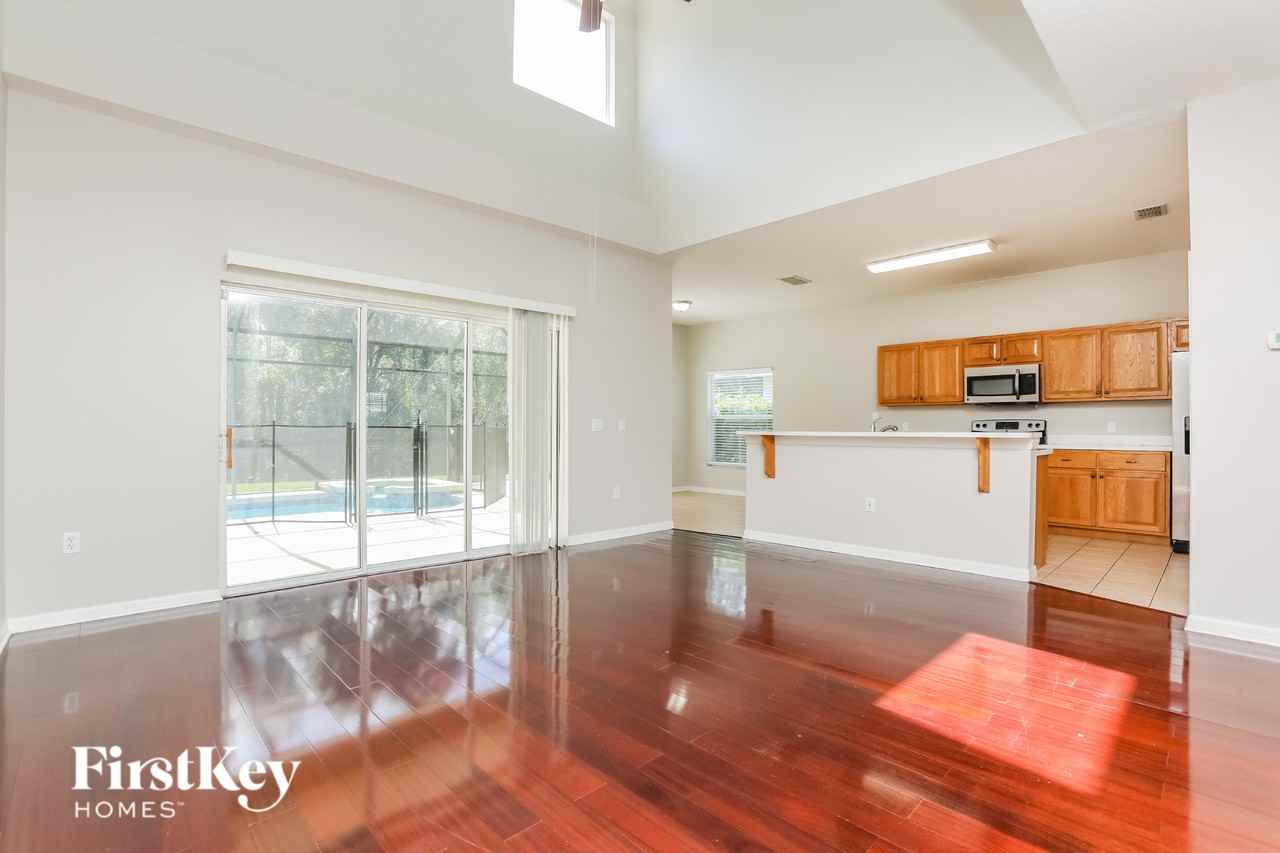 4670 Cumbrian Lakes Dr - Photo 2 of 16