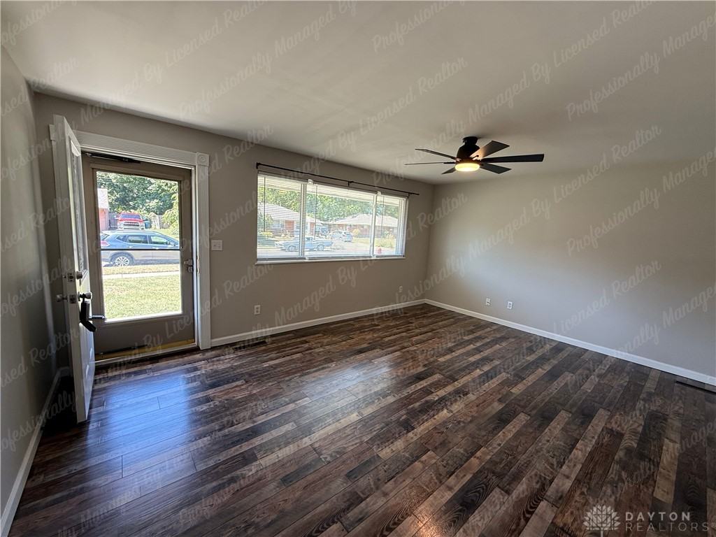 5678 Tomberg St - Photo 7 of 33