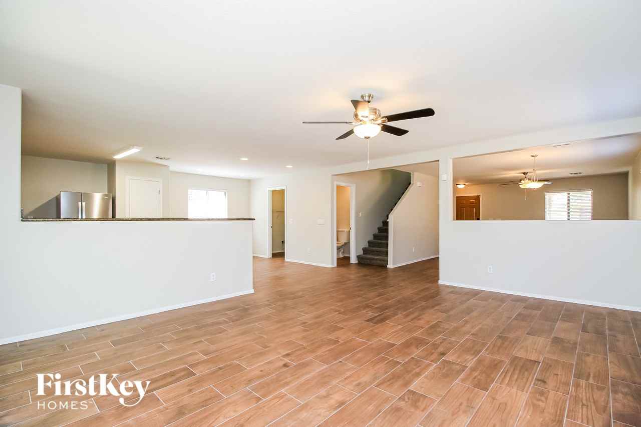 2457 E Meadow Creek Way - Photo 3 of 15