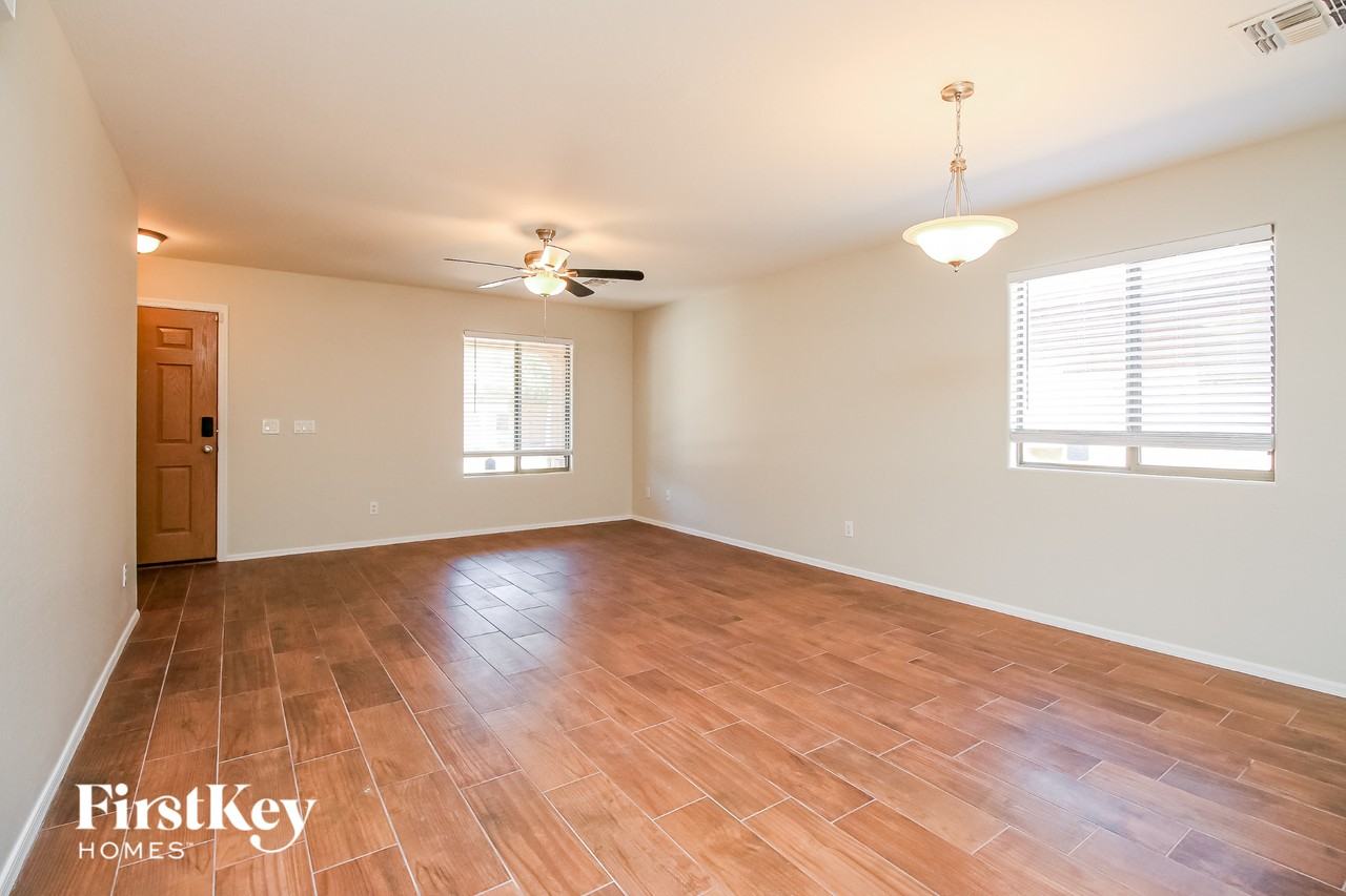 2457 E Meadow Creek Way - Photo 5 of 15