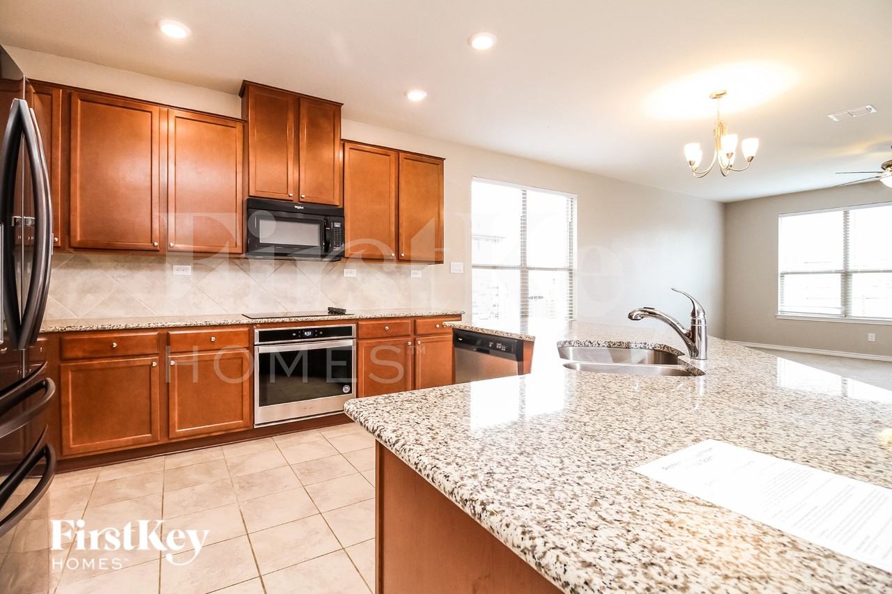 4528 Klein Mdws - Photo 6 of 17