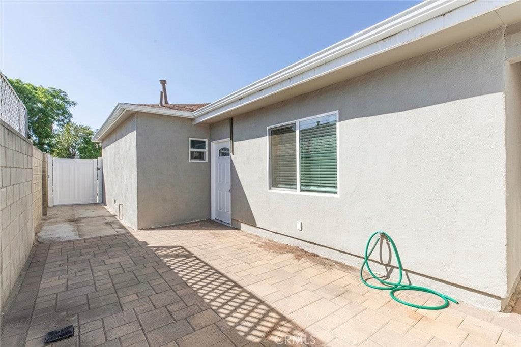 8254 Vantage Ave - Photo 4 of 15