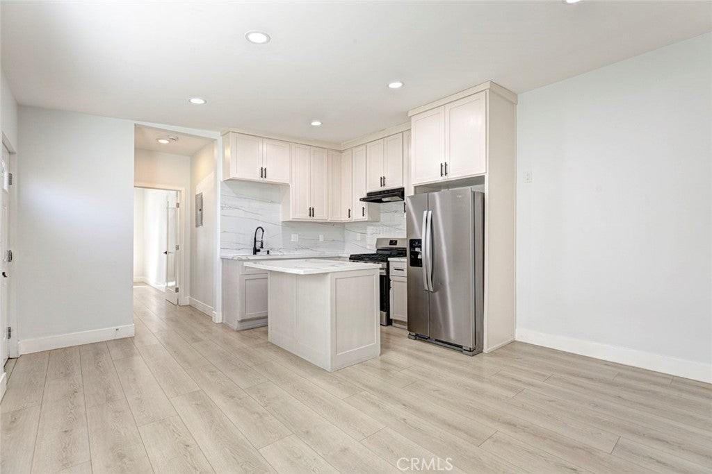 8254 Vantage Ave - Photo 5 of 15