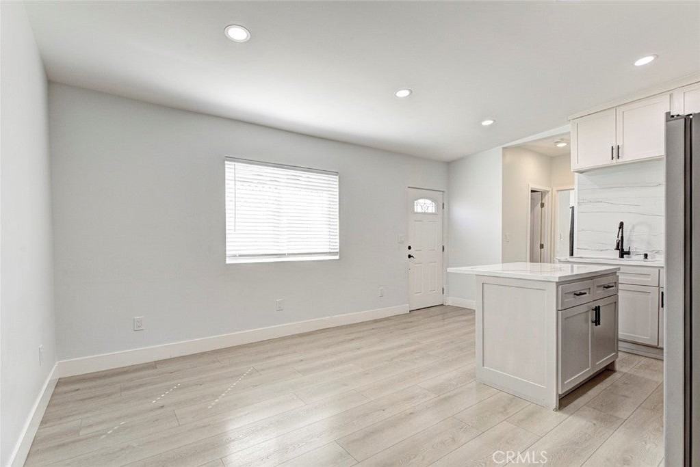 8254 Vantage Ave - Photo 6 of 15