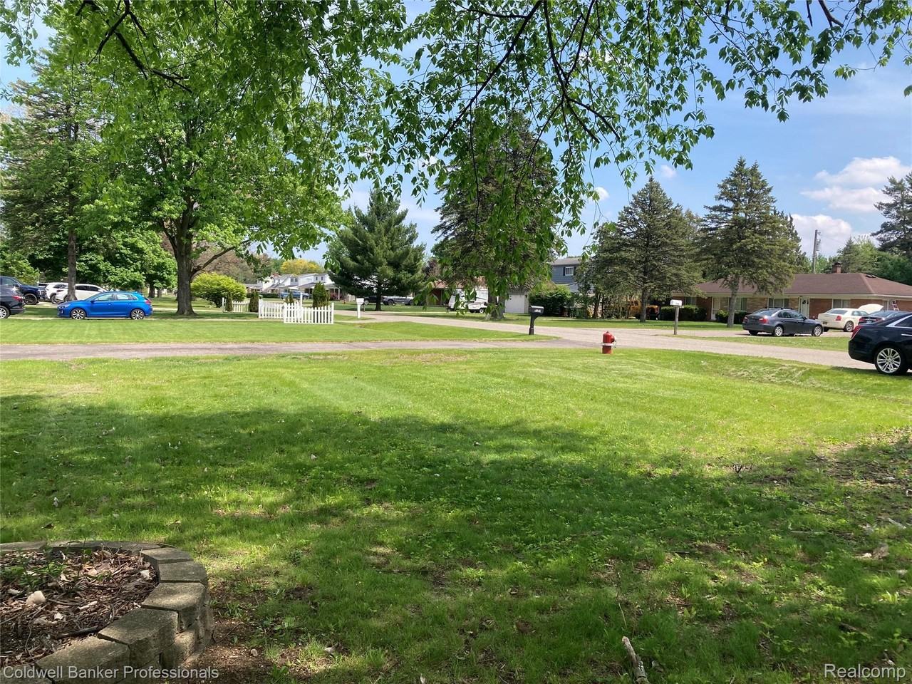 7101 Reber Dr - Photo 2 of 26
